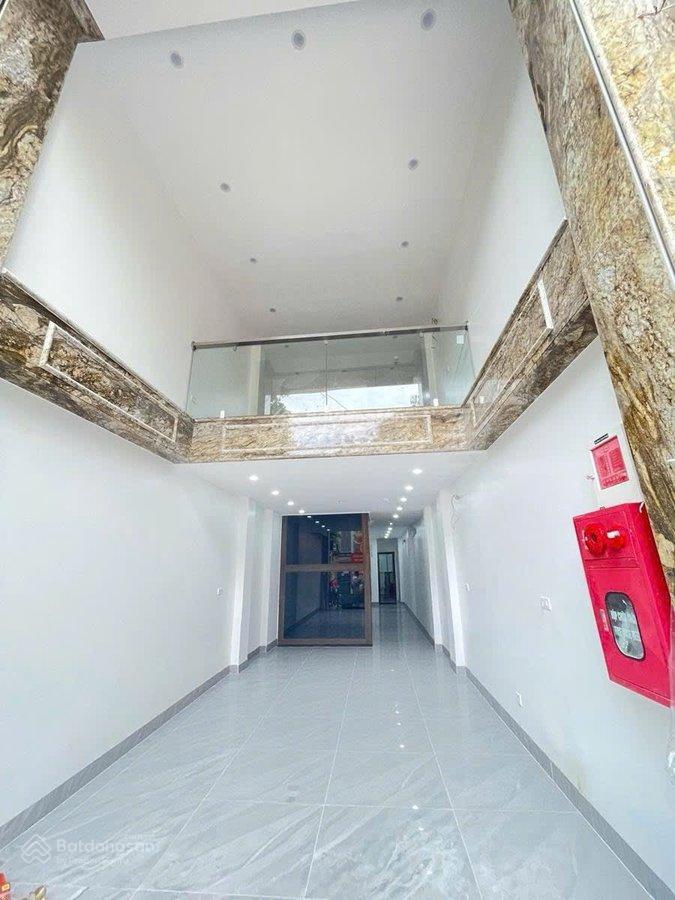 Bán gấp 15 lĩnh nam  hà nội. 65m². 7 tầng. giá hơn 20 tỷ. 3 ô tô tránh. không quy hoạch