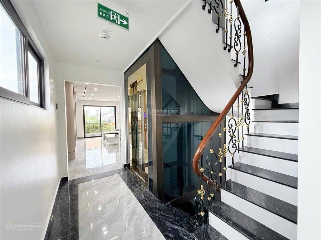 Bán gấp 15 lĩnh nam  hà nội. 65m². 7 tầng. giá hơn 20 tỷ. 3 ô tô tránh. không quy hoạch