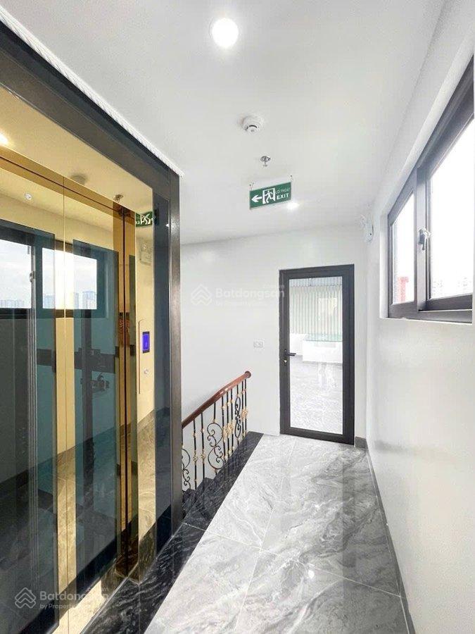 Bán gấp 15 lĩnh nam  hà nội. 65m². 7 tầng. giá hơn 20 tỷ. 3 ô tô tránh. không quy hoạch