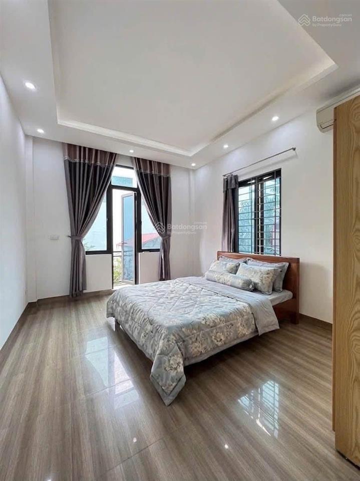 Bán nhà phố đông thiên  hà nội. 35m2 5 tầng. mt 4m. lô góc. giá 9,3 tỷ. ô tô tránh. kinh doanh