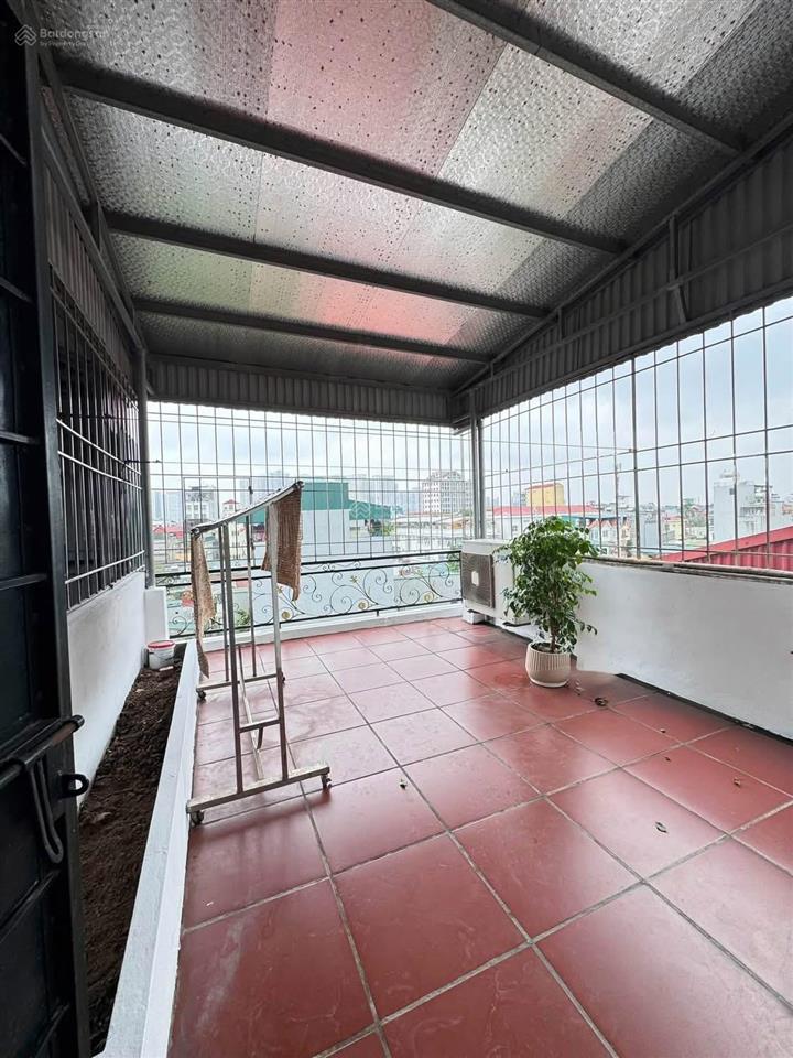 Bán nhà phố đông thiên  hà nội. 35m2 5 tầng. mt 4m. lô góc. giá 9,3 tỷ. ô tô tránh. kinh doanh