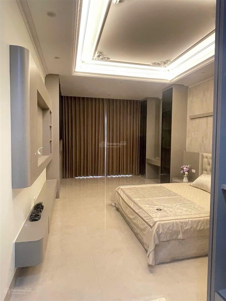 Bán nhà phân lô lạc trung  hai bà trưng. 50m 8 tầng. giá 28 tỷ. sổ vuông đẹp.