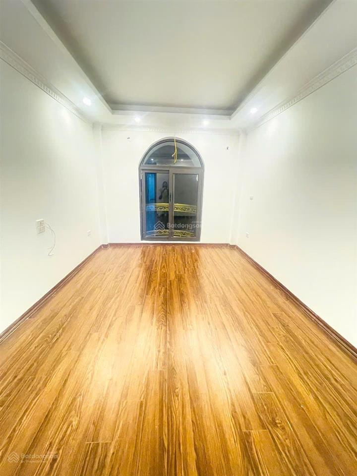 Cho thuê nhà thúy lĩnh  lĩnh nam. 60m2. 5 tầng. 6 phòng ngủ. thang máy. giá 13,5tr/th