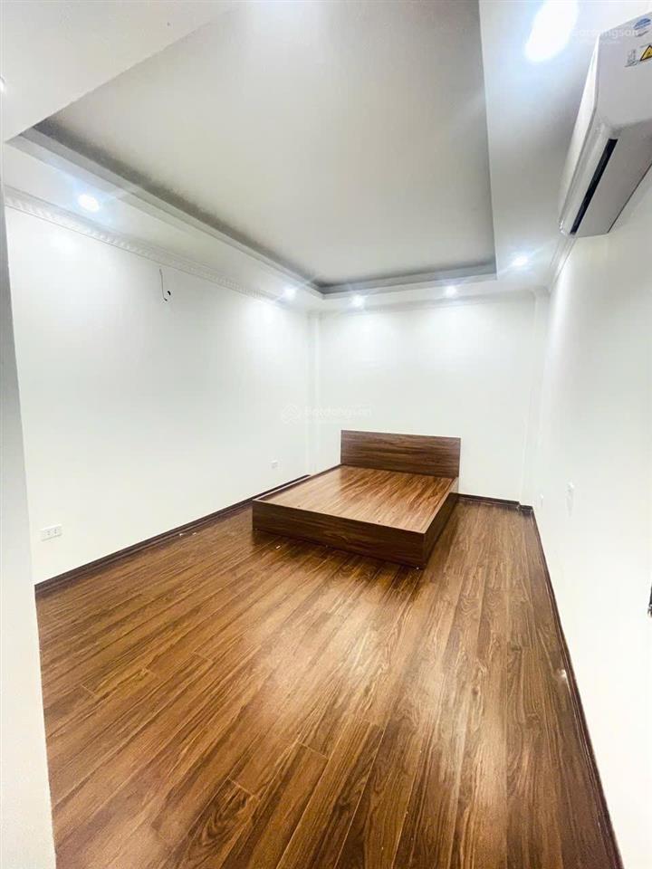 Cho thuê nhà thúy lĩnh  lĩnh nam. 60m2. 5 tầng. 6 phòng ngủ. thang máy. giá 13,5tr/th