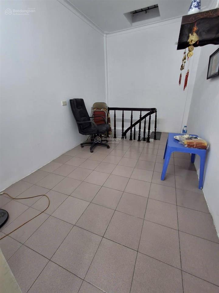 Cho thuê nhà nguyên căn tân mai  hoàng mai. 25m2. 4 tầng. 8,3tr. ô tô tránh. kinh doanh nhỏ