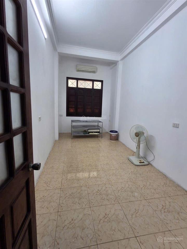 Cho thuê nhà nguyên căn tân mai  hoàng mai. 25m2. 4 tầng. 8,3tr. ô tô tránh. kinh doanh nhỏ
