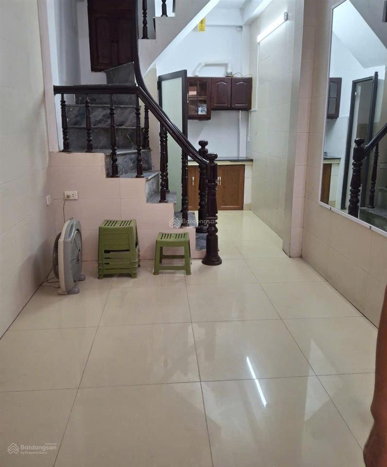Cho thuê nhà nguyên căn tân mai  hoàng mai. 25m2. 4 tầng. 8,3tr. ô tô tránh. kinh doanh nhỏ
