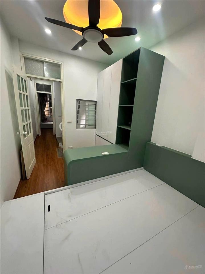 Bán gấp nhà 13 lĩnh nam  hà nội. 30m2. 5 tầng. giá 6,5 tỷ. ô tô đỗ cửa. sổ đẹp. không quy hoạch