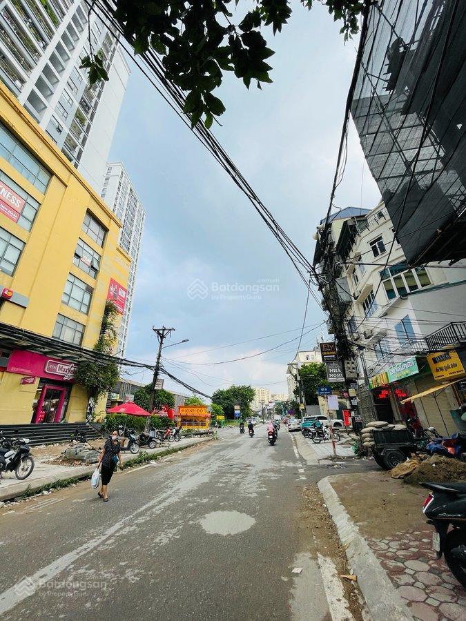 Bán nhà mặt phố lĩnh nam  hà nội. 120m. 4 tầng. giá 31,5 tỷ. kinh doanh sầm uất. sổ vuông đẹp.