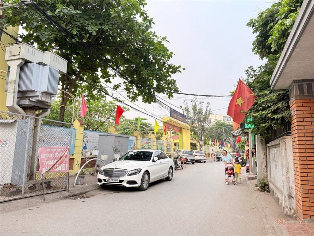 Bán gấp 100 đông thiên  vĩnh hưng. 40m. 5 tầng. thang máy. giá 13,5 tỷ. có bớt.