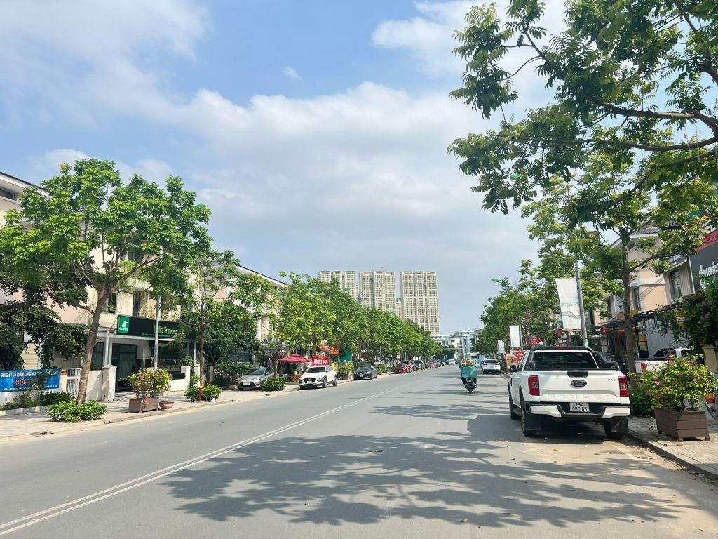 Bán gấp biệt thự An Phú shop villa DT 202m2 mặt đường 27m giá đầu tư.LH:0937855599