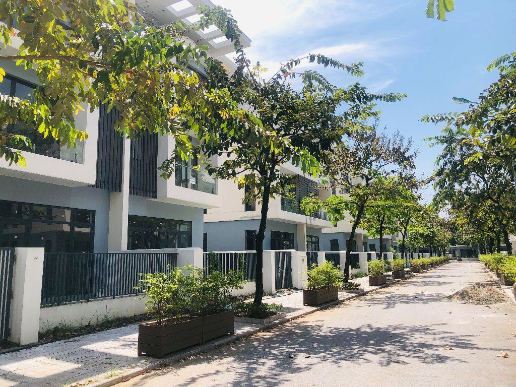 Biệt thự An Quý 198m, sân trước vườn sau thoáng mát giá chỉ 43 tỷ sẵn sổ giao dịch.