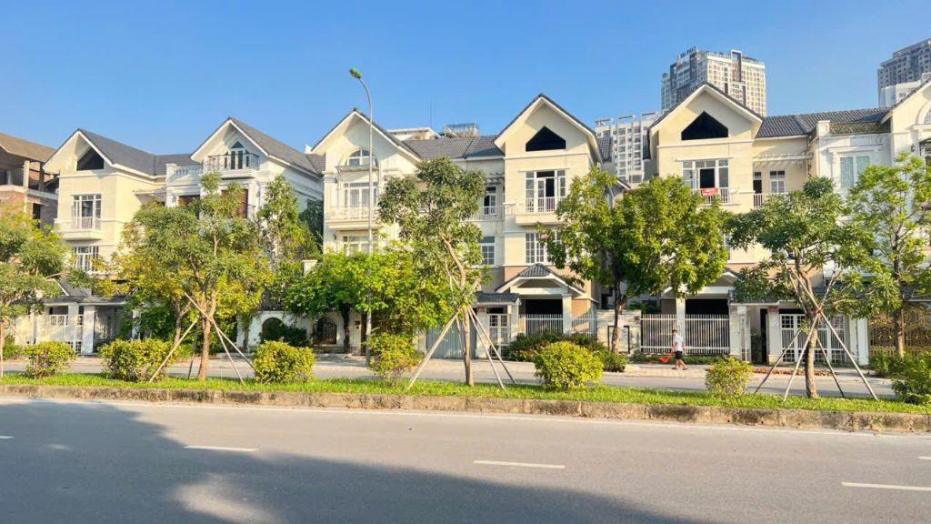Cho thuê biệt thự Dương Nội s=180-225m2 hoàn thiện đẹp để ở hoặc làm văn phòng..