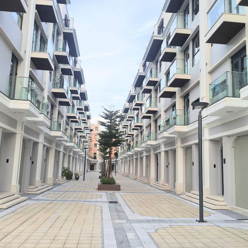 Quỹ hàng Biệt thự liền kề The Manor Central Park giá tốt.