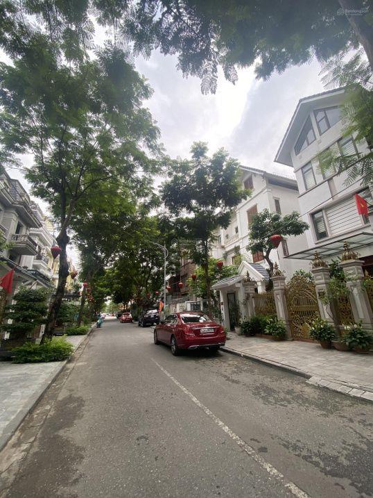 Bán gấp biệt thự An Khang Villa dãy L15 diện tích 183m đang cho thuê giá 35 tỷ.