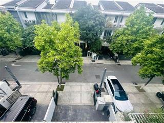 Chủ nhà gửi bán căn góc xẻ khe thuộc tiểu khu Everlyne, KĐT ParkCity Hà Nội siêu đẹp.