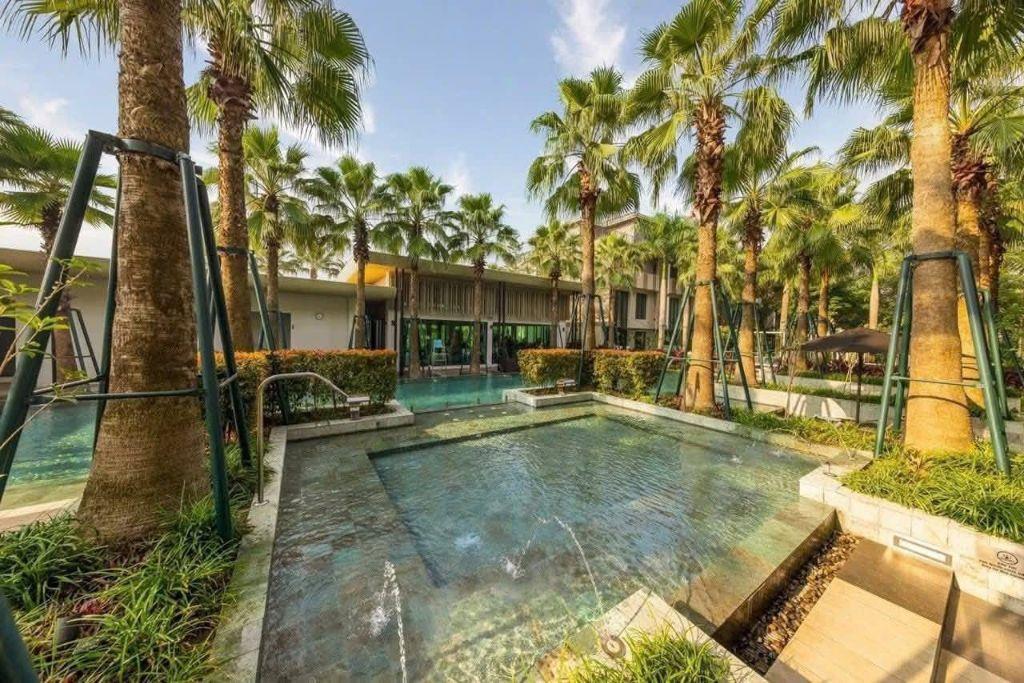 Chủ nhà gửi bán căn góc xẻ khe thuộc tiểu khu Everlyne, KĐT ParkCity Hà Nội siêu đẹp.