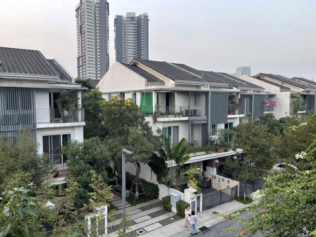 Cho thuê liền kề Park city diện tích 120m2 không gian thoáng mát an ninh tốt.Giá 22tr/tháng.