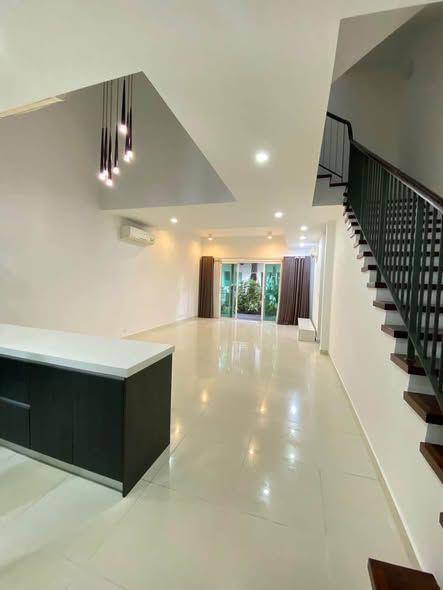 Cho thuê liền kề Park city diện tích 120m2 không gian thoáng mát an ninh tốt.Giá 22tr/tháng.