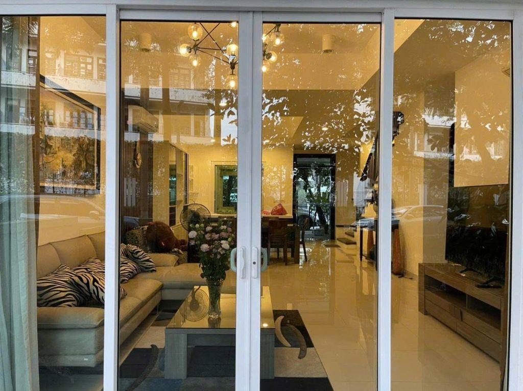 Cho thuê liền kề Park city diện tích 120m2 không gian thoáng mát an ninh tốt.Giá 22tr/tháng.