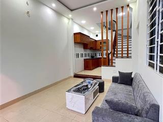 Cho thuê nhà riêng 193/64 phú diễn, 11 triệu, 30m2, 3pn, 4wc, 5 tầng