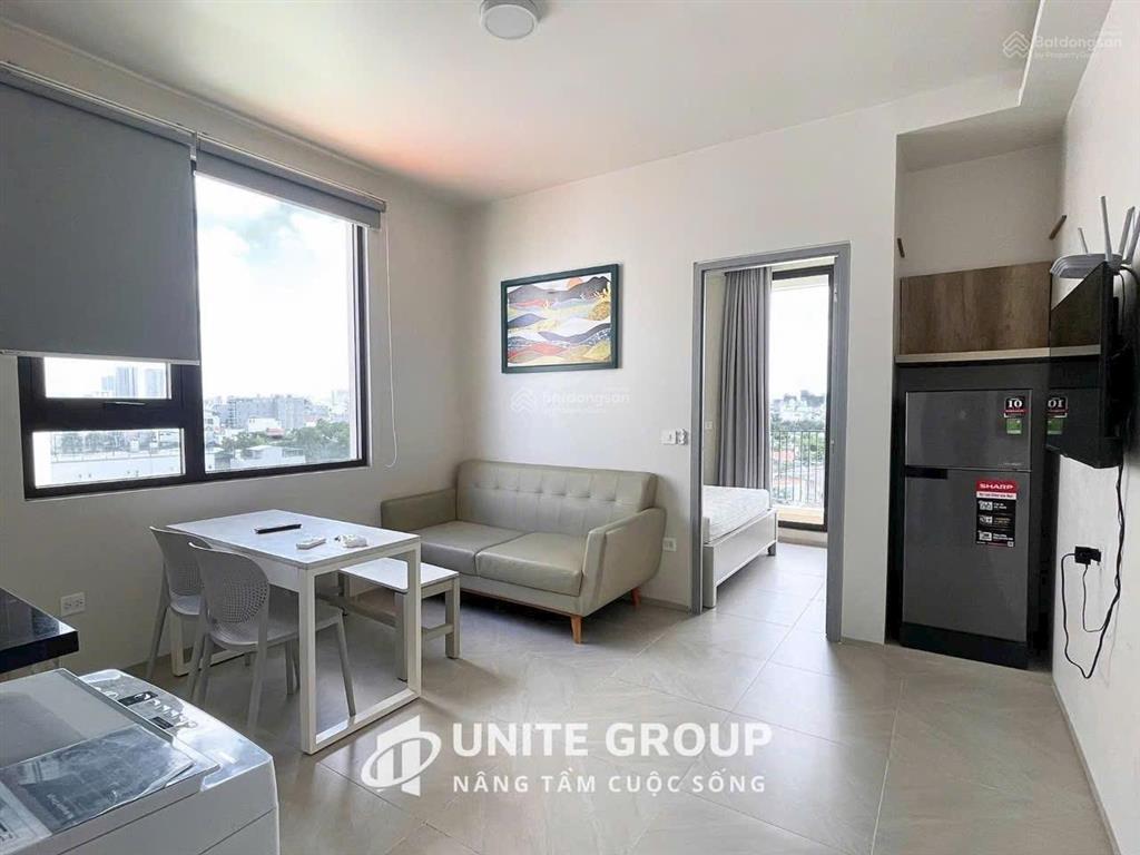 Căn hộ 1pn 40m2 full nội thất ban công máy giặt riêng  bảo vệ 24/24 ngay phố phan xích long