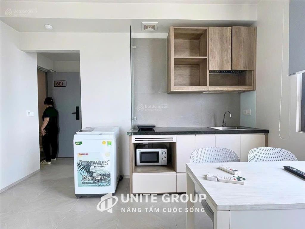 Căn hộ 1pn 40m2 full nội thất ban công máy giặt riêng  bảo vệ 24/24 ngay phố phan xích long