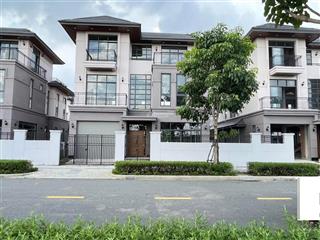Cần bán biệt thự đơn lập zeitgeist city c1 300m2, 2 mặt tiền view sông,hồ bơi, clubhouse giá tốt