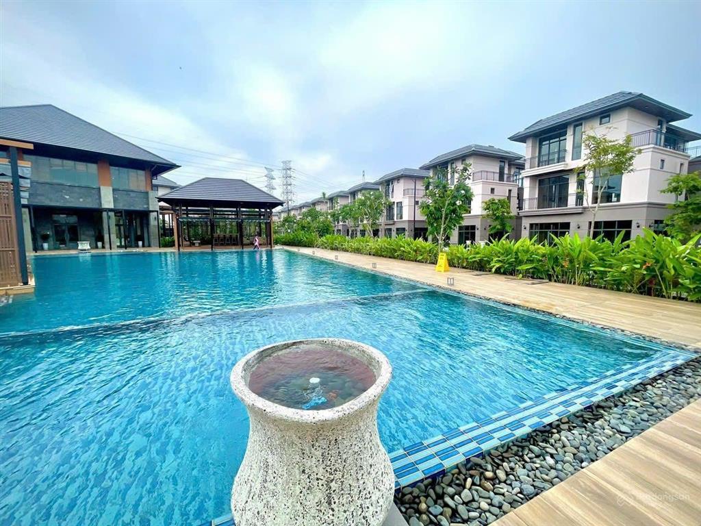 Biệt thự đơn lập dãy c1, 2 mặt tiền view sông, hồ bơi, clubhouse giá tốt.  0908 520 ***