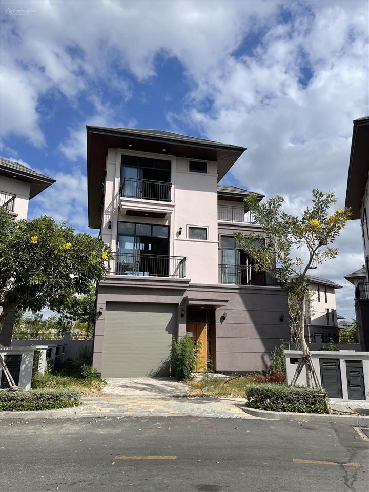 Biệt thự đơn lập dãy c1, 2 mặt tiền view sông, hồ bơi, clubhouse giá tốt.  0908 520 ***