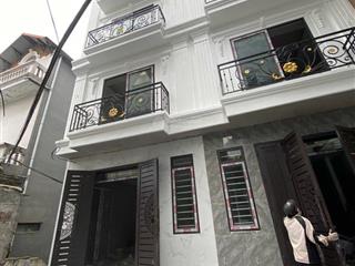 Nhà mới đẹp gần phố nam đuống ngõ ô tô tránh 6 ngủ