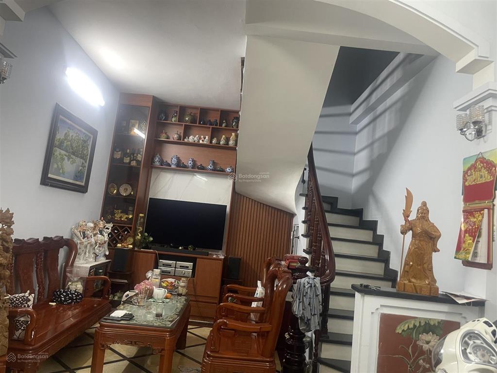 Bán nhà riêng 3pn, 4wc, 38m2 tại hồng tiến, phường bồ đề, quận long biên, giá ưu đãi 9,5 tỷ vnd