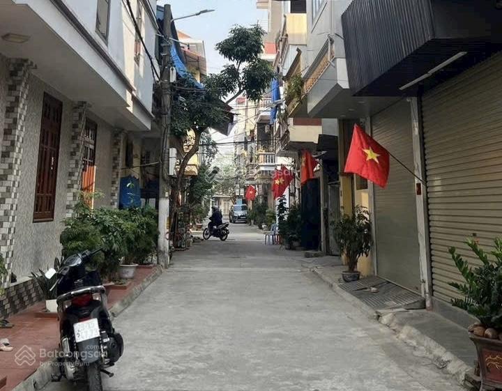 Bán nhà riêng 3pn, 4wc, 38m2 tại hồng tiến, phường bồ đề, quận long biên, giá ưu đãi 9,5 tỷ vnd