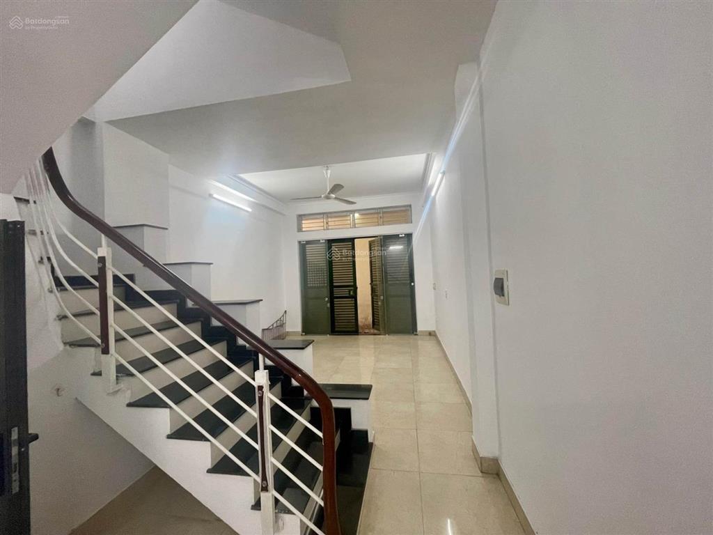 Nhà ô cách ngõ nông gần ô tô tránh 45m2 ở ngay