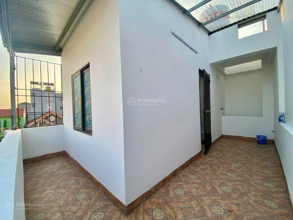 Nhà đẹp hơn 6 tỷ ô tô đỗ cửa ngõ rộng 5m