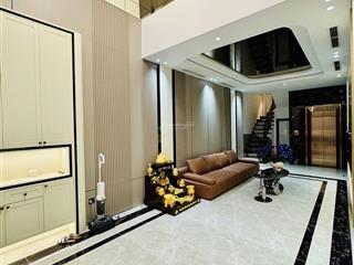 Nhà mới đang hoàn thiện thang máy nhập cách ô tô 20m ngõ thông