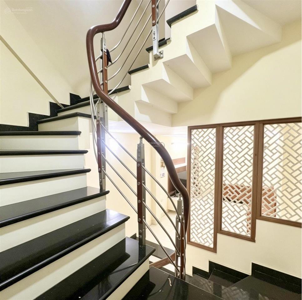 Bán nhà thạch bàn gần ngã tư thạch bàn giá tốt