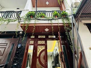 Ngọc thụy nhà mới kính coong full nội thất xịn thửa vuông nở hậu
