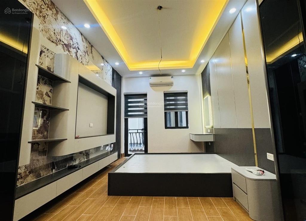 Ngọc thụy nhà mới kính coong full nội thất xịn thửa vuông nở hậu