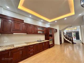 Nguyễn văn cừ gần berriver 2 ô tô tránh nhà dân xây chắc chắn