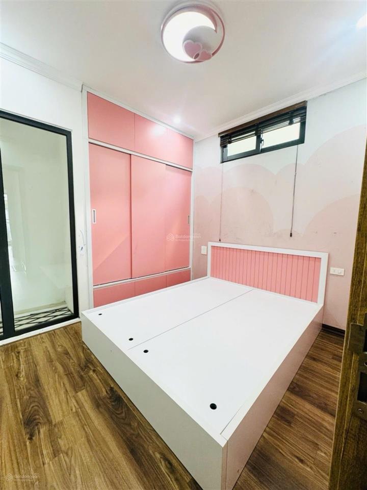 Nhà 6 tầng gara ô tô kinh doanh full nội thất  ngõ thông ô tô tránh