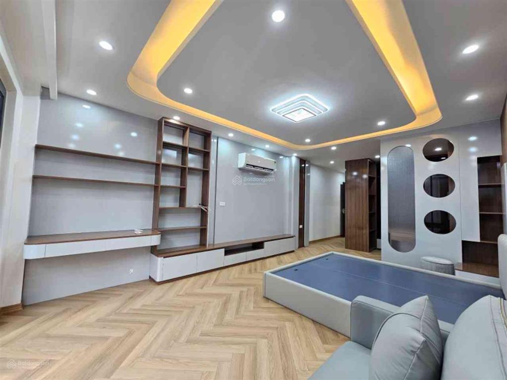 Khu đấu giá thạch bàn phân lô vỉa hè ô tô tránh thang máy