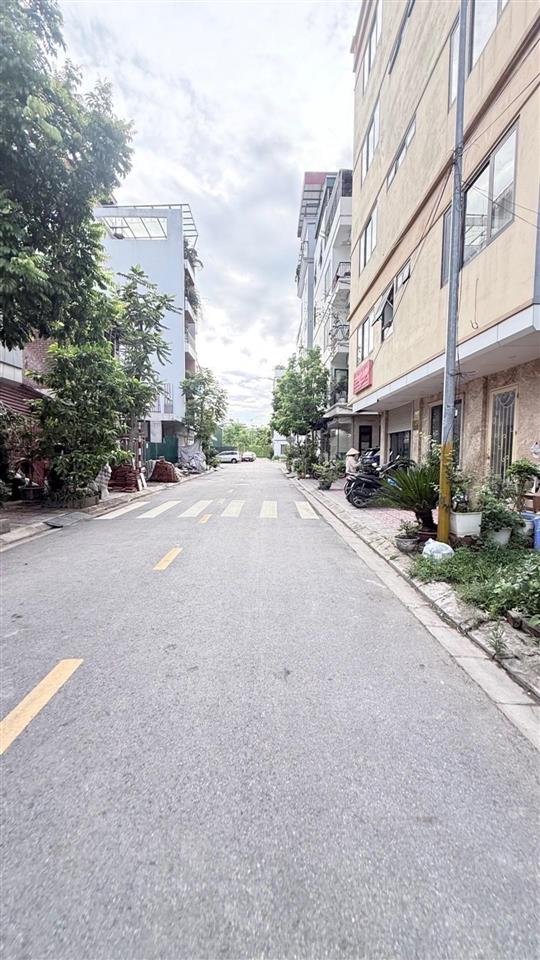 Đất tái định cư ngọc thụy 55m mặt tiền 5m