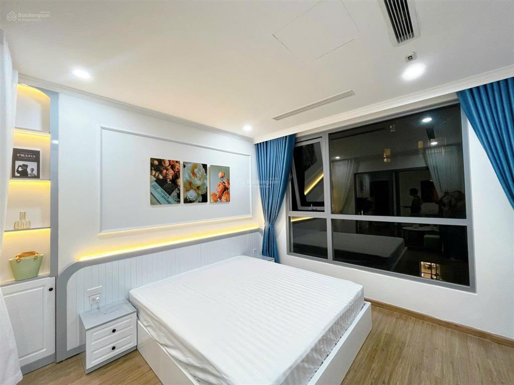 Cho thuê 1 ngủ view quảng trường park 8 giá 12tr/ tháng, vào ở được luôn