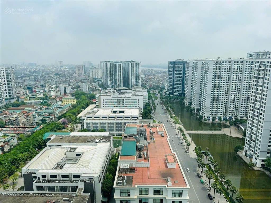 Gia đình bán gấp 12 tỷ căn góc 3 ngủ 120m2 tòa park 11  view bể bơi times city, sẵn sổ