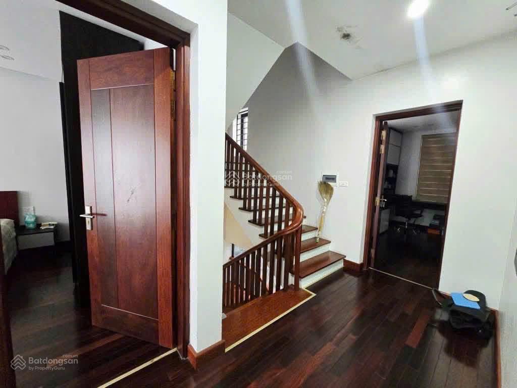 Biệt thự kđt nam trung yên, dt 150m2 xây 4 tầng 1 hầm, chính chủ, view vườn hoa, giá 51tỷ tl