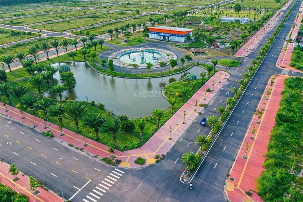 Cần bán gấp vị trí mặt tiền đường 25c. giá tốt dự án mega city 2