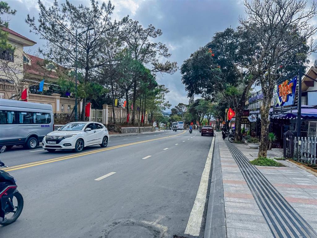 Đất mặt tiền lê hồng phong  quỹ đất lớn trung tâm, view thông, khu trung tâm, gần khối hành chính