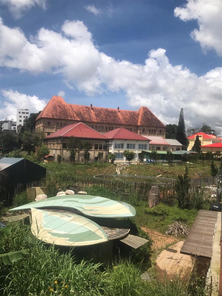 Cho thuê lô đất lớn 1700m2 sẵn thổ cư ngay trung tâm đà lạt  ngang 28m  2 năm đầu không tăng giá