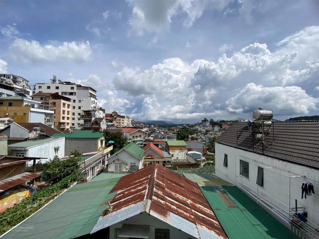 Nhà riêng 3 tầng kqh trần phú, p. xuân hương  hẻm ô tô ngay trung tâm thành phố